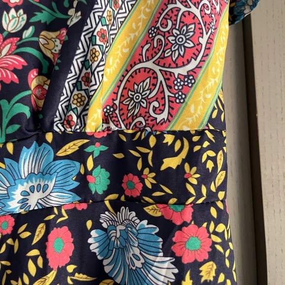 LAST CHANCE Floral Wrap Mini Dress - Picture 12 of 15